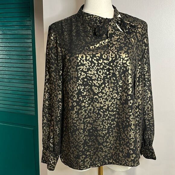 cupcakes and cashmere NWOT gold shimmer blouse with tie XS - Picture 1 of 9